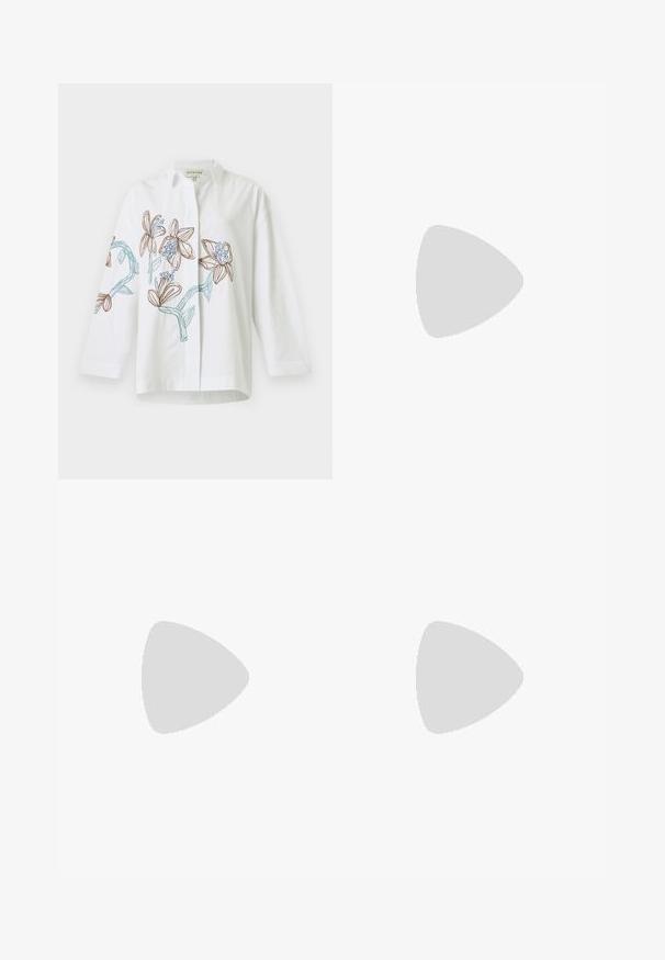 Chemise blanche à manches longues avec broderie florale marron et bleue sur le devant et les manches, dotée d'un col classique et d'une fermeture boutonnée.; Jean en denim large de couleur bleu foncé avec des poches plaquées à l'avant et des coutures oranges contrastantes, fermeture à bouton à la taille.; Ballerines en cuir verni bordeaux avec un bout pointu et un nœud décoratif violet sur le cou-de-pied ; design à semelle plate.; Petit sac pochette tissé bleu clair avec une chaîne argentée et une fermeture à boucle ronde sur le dessus.