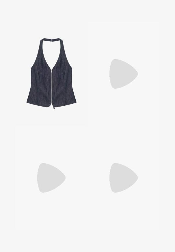 Haut sans manches en denim foncé style halter avec zip à l'avant et fermeture par agrafe au niveau du cou, cintré à la taille avec des détails subtils de coutures.; Jean en denim bleu avec une jambe évasée, des poches avant et une fermeture à boutons, présenté sur fond blanc.; Baskets athlétiques crème et beige avec tige en mesh, bandes argentées décoratives, semelle épaisse et amortie, et languette au talon.; Sac à main à perles noires avec une silhouette courbée, une poignée de transport et une texture brillante. Porté avec des chaussures à talons hauts noires et un short noir ajusté.