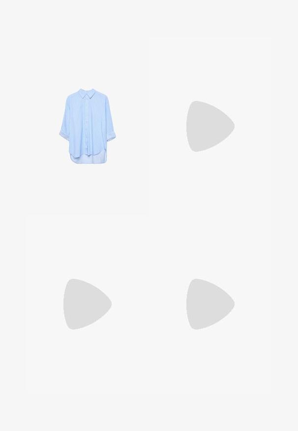 Chemise à manches longues bleu clair à boutons, avec de fines rayures blanches verticales et manches retroussées, présentée sur un fond blanc.; Jean en denim bleu clair taille haute à jambes larges avec poches avant et arrière, passants de ceinture, fermeture par bouton et zip.; Sabot en cuir noir avec un petit talon en bois et des clous ronds dorés le long du bord de la semelle, doté d'une large bride sur le dessus.; Sac à bandoulière en cuir marron avec rabat avant et boucle dorée, disposant d'une bandoulière réglable avec ferrures dorées sur fond blanc.