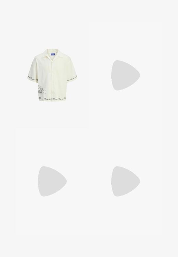 Chemise à manches courtes de couleur crème claire avec un col, arborant un motif de croquis gris sur le devant et des détails de bordure décoratifs.; Short à jambes larges bleu marine foncé avec passants pour ceinture, bouton devant, fermeture éclair, poches latérales et plis de chaque côté.; Chaussure bateau en cuir marron avec coutures blanches, détails de lacets et semelle en caoutchouc beige, vue de côté sur fond blanc.; Cravate vert menthe avec texture diagonale, pochette assortie, épingle de fleur décorative et fermoir en métal, le tout dans des couleurs coordonnées.