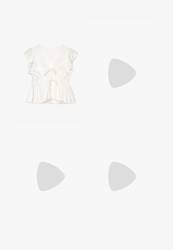 Top peplum blanco hecho de una tela ligera, con un profundo escote en V, mangas cortas con volantes, cordón ajustable y detalle de cintura fruncida.; Falda midi fluida de color crema con dobladillo asimétrico y caída suave de la tela.; Zapato Mary Jane color crema con correa de hebilla y suela beige flotando sobre una alfombra tejida, con una mesa de madera y libros al fondo.; Bolso redondo trenzado en paja natural con un acabado texturizado. Presenta una correa de cuero marrón suave y un asa circular.