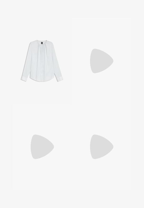 Blouse blanche à manches longues avec col plissé, boutons avant cachés et poignets, posée à plat sur un fond blanc.; Pantalon droit sur mesure couleur blanc cassé avec pli avant, ceinture et fermeture avant dissimulée sur un fond uni.; Sandale noire à talon haut avec sangle à la cheville, suspendue au-dessus d'un sol en carreaux de bois à l'extérieur, avec un arrière-plan flou de verdure et de pierre.; Sac à bandoulière en cuir noir en forme de demi-lune avec une bandoulière réglable et le logo doré « BOSS » centré sur le devant.