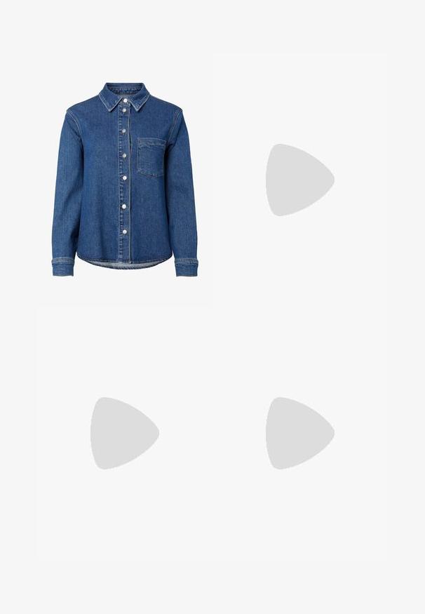 Chemise en denim bleu à manches longues avec boutons sur le devant, une seule poche poitrine à gauche et un col classique.; Jupe midi évasée à carreaux rouges et blancs, taille haute et tissu fluide sur fond uni.; Chaussure plate en cuir bordeaux foncé avec un bout pointu et une fine bride en T avec une boucle argentée sur fond blanc.; Sac à main bordeaux en matériau brillant, de forme rectangulaire, avec deux anses et des accents légèrement courbés à l'avant.