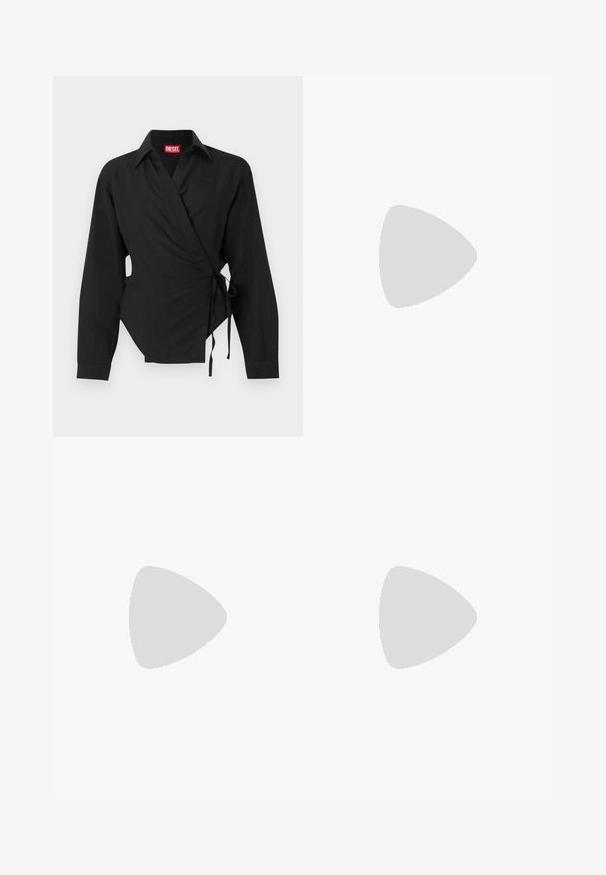 Chemise noire à manches longues de style portefeuille avec col et liens latéraux, présentant un petit logo brodé près de la poitrine et une étiquette de marque rouge à l'intérieur du col.; Mini-jupe noire avec une taille plate. Dotée d'une boucle logo métallique proéminente à l'avant. Fabriquée en tissu lisse sans motifs visibles.; Chaussure slingback en cuir noir à bout pointu avec un talon bloc et un petit logo sur le côté, sur un fond blanc uni.; Sac à main en vernis noir avec une forme courbée, une poignée unique et un fond arrondi. Présente un détail de logo discret à l'avant.