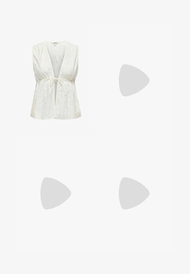 Blouse blanche sans manches avec un décolleté en V profond et une taille à nouer. Comprend des broderies d'œillets avec des motifs floraux, une texture douce et un tissu léger.; Jean évasé bleu clair en denim, avec une taille mi-haute, des poches avant discrètes et des coutures contrastantes. Texture lisse, sans motifs visibles.; Sandale beige en cuir verni avec un talon kitten pointu et une semelle fine, vue de côté sur fond blanc.; Sac à bandoulière en cuir marron avec une poche à rabat avant ornée d'un détail en forme de nœud cousu et une sangle réglable.