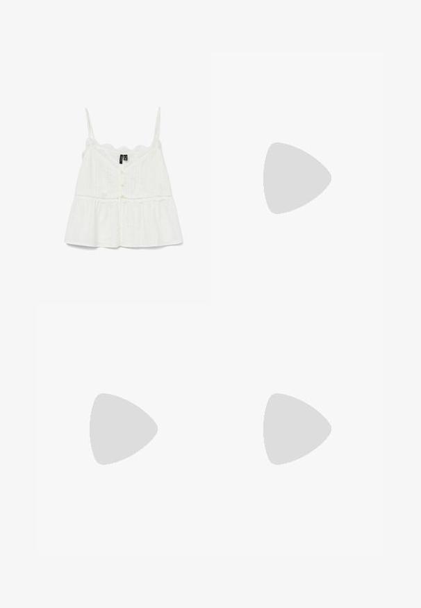 Blouse blanche sans manches avec des accents en dentelle, fermeture à boutons et design peplum. Tissu texturé avec des rayures verticales et encolure festonnée.; Pantalon droit noir sur mesure avec taille haute et pli avant, présenté sur fond blanc uni.; Ballerines en cuir crème avec un bout arrondi et un petit nœud à l'avant. Elles sont dotées d'un petit talon en caoutchouc tan et d'une texture lisse.; Ceinture en cuir marron enroulée avec une grande boucle argentée et un embout en métal, placée sur un fond blanc.