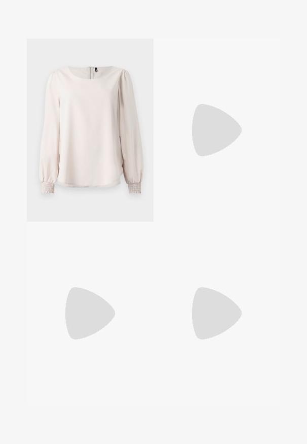 Blouse longue à manches en rose clair, avec un col rond, des poignets smockés et une fermeture éclair au dos. Fabriquée en tissu doux et lisse.; Pantalons côtelés marron avec une taille élastique, présentant un design à jambe droite et un tissu texturé. Style épuré et minimal.; Talons slingback en cuir verni brun avec un bout pointu, un talon fin, et une sangle réglable avec une petite boucle.; Sac bandoulière en cuir marron foncé avec une forme souple et décontractée et une anse nouée torsadée sur un fond blanc uni.