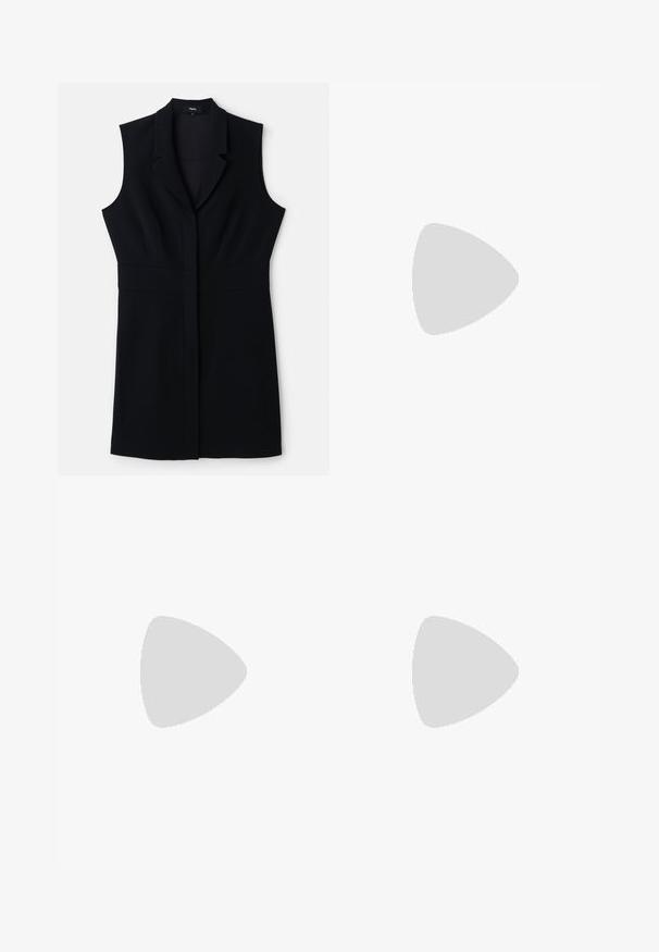 Robe blazer sans manches noire avec une coupe ajustée, dotée d'un col cranté et d'une fermeture frontale unique. Tissu lisse et design minimaliste.; Pantalons larges de couleur crème en denim avec des coutures visibles et des poches. Le design présente une taille haute et une coupe droite.; Escarpin à talon haut à bout pointu avec bride arrière, motif zigzag noir et blanc, fines lanières et boucle dorée sur fond blanc.; Sac à main noir texturé avec une finition en fausse fourrure douce. Présente un design froncé, un fond plat et une sangle en cuir mince et réglable. Accents en matériel doré.