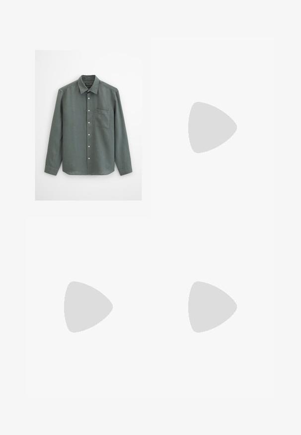 Chemise à manches longues gris foncé avec col et poche poitrine gauche, en tissu texturé.; Pantalon beige en tissu doux, doté d'une taille à cordon de serrage et d'une coupe décontractée, avec des jambes droites et sans poches visibles.; Mocassin en daim marron flottant au-dessus d'un tapis beige texturé dans un salon avec une table basse en bois et des livres empilés.; Petit sac bandoulière beige avec poche avant zippée, logo métallique ALDO, sangle large ajustable et forme rectangulaire arrondie sur fond blanc.