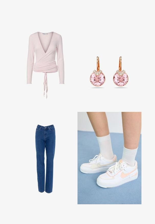 Lyserød, langærmet omslagsbluse med dyb V-hals og bindedetalje foran, lavet af blødt, elastisk stof.; Højtaljede blå denim jeans med lige ben, fem lommer og metal knaplukning. Har et klassisk stikmønster og ingen slid.; Hvide sneakers med ferskenfarvede detaljer, glat læderoverdel, perforeret tå, struktureret sål og snørebånd. Båret med hvide ankelstrømper på en blå overflade.; Roséguld øreringe med store lyserøde krystaller med intrikate facetter, suppleret med små klare dekorative sten.