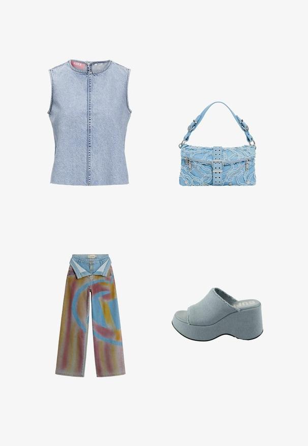 Ärmelloses Jeansoberteil in Hellblau, mit rundem Ausschnitt, Reißverschluss vorne und rohen Saumdetails. Das Material hat eine texturierte Optik.; Weit geschnittene Jeans aus Denim mit mehrfarbigem, verblasstem orange-lila Sprühmuster und geometrischen blauen Formen, am Bund umgeschlagen.; Helleblaue Plattform-Sandale mit ausgefranstem Obermaterial, offenem Zehendesign, dicker, gerundeter Sohle und strukturiertem grauem Laufsohlen.; Jeanshandtasche in Hellblau mit strukturierten, ausgefransten Akzenten, zwei vorderen Reißverschlusstaschen und einer dekorativen Metallschnalle. Kurzer Schulterriemen.