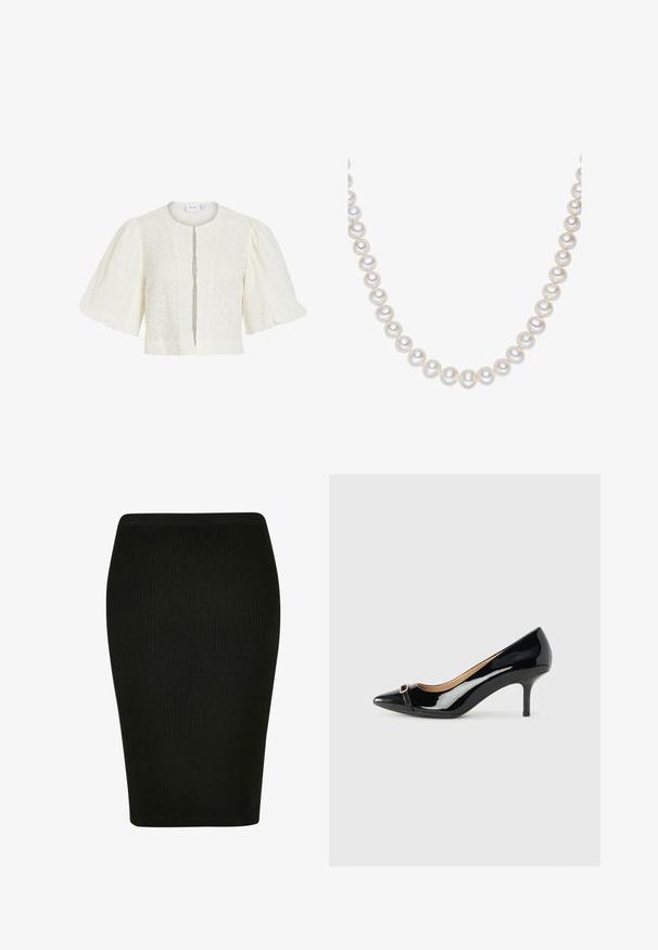 Blouse courte blanche en dentelle avec manches bouffantes courtes et col rond, comportant un motif floral subtil et un devant ouvert.; Jupe crayon noire à côtes avec un design ajusté. Dotée d'une taille haute et d'un tissu texturé, offrant une silhouette lisse.; Escarpin en cuir verni noir à talon haut avec une pointe aiguë, arborant un petit accent de boucle dorée à l'avant et un talon fin.; Collier en perles de culture composé de perles blanches uniformes avec une finition lisse, enfilées dans un motif symétrique, affichant une lueur et un éclat subtils.