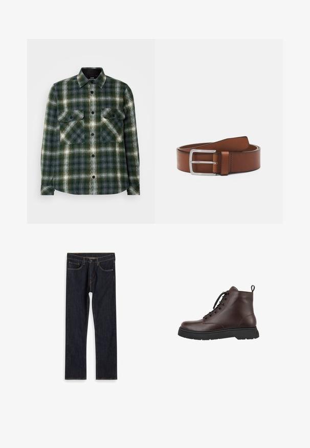 Flannel skjorte i mørkegrøn og grå plaidmønster. Har to brystlommer, sorte knapper og en klassisk krave. Blød tekstur.; Mørkeblå lige ben denim jeans med forlommer, bæltestropper og kontrast orange syninger, lagt fladt på hvid baggrund.; Brun læder ankelstøvle med rund tå, snørebåndsdesign, sort gummisål og trækstrop ved hælen. Glat overflade og minimale syninger.; Brun læderbælte med en glat overflade, der har en rektangulær sølvspænde og en enkelt stift til fastgørelse. Klassisk design og holdbart materiale.