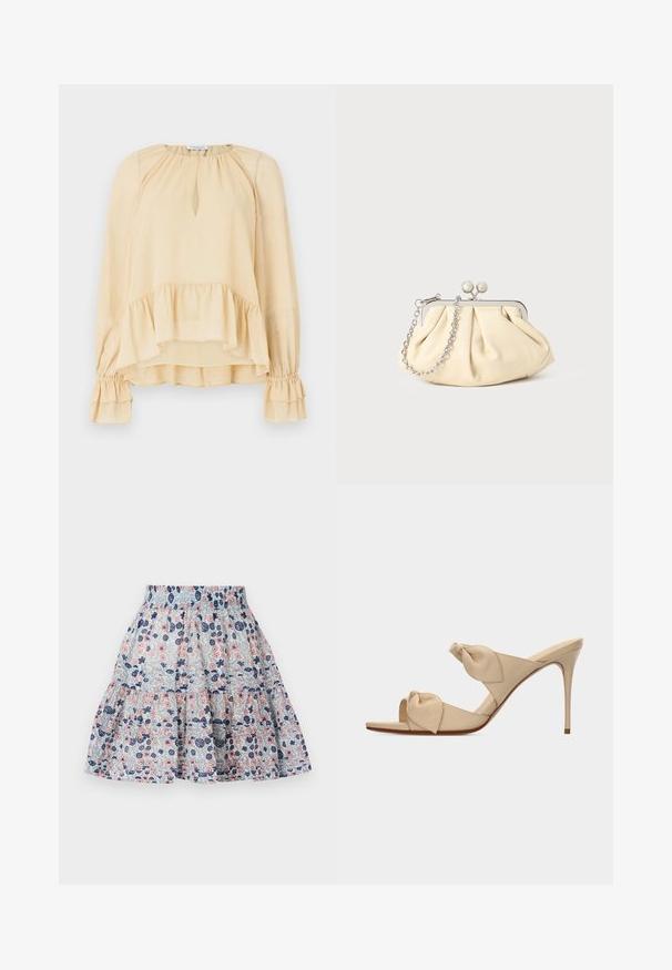 Langærmet beige bluse med diskrete glimt, hjerteformet udskæring, flæset kant og samlede flæseærmer på en ensfarvet baggrund.; Blomstret nederdel i lyseblå, med pink og marineblå blomster. Lagdelt design med elastisk talje og blødt, struktureret stof.; Beige åben tå højhælet mule-sandal med to snoede knudestrimler og en slank stilet-hæl på hvid baggrund.; Plisseret beige læderclutch med en sølvmetalramme, der har to runde dekorative låse og en sølvkædetrasporte.