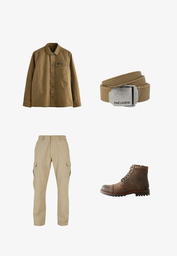 Bruine canvasjas met een kraag, voorkant met knoopsluiting, twee borstzakken en een gestructureerde stof. Militaire inspiratie in het ontwerp.; Beige cargopants van katoen-twill, met meerdere zijzakken, een recht model en een ritssluiting met beltloops.; Bruine leren enkelboot met ronde neus, gewatteerde kraag, zes ogensluiting en gestructureerde rubberen zool. Gestikte accenten aan de zijkanten.; Tan geweven stoffen riem opgerold met een rechthoekige zilveren metalen gesp gegraveerd met "PME LEGEND."