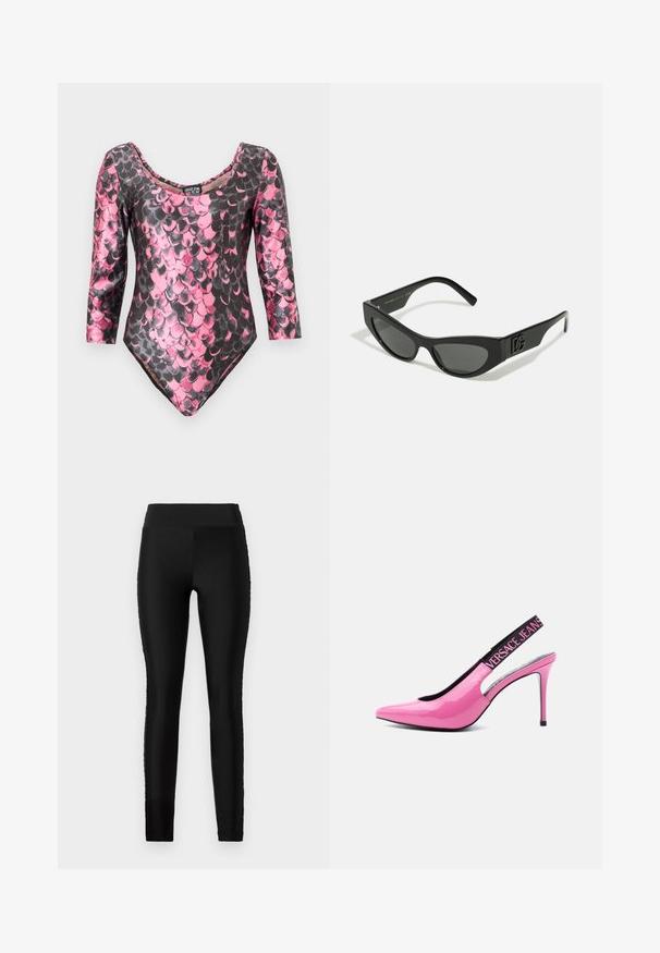 Body de manga larga con patrón de escamas en rosa y negro, escote redondo y corte ajustado.; Leggings negras con una tela suave y elástica, cintura alta y un diseño ajustado. No presentan patrones ni acentos visibles.; Zapato de tacón alto rosa brillante con punta afilada y tira elástica negra, con la marca "Versace Jeans", sobre un fondo gris claro.; Gafas de sol negras con un marco delgado y angular, lentes oscuros y detalle de logo embosado en la patilla. Acabado suave mate.