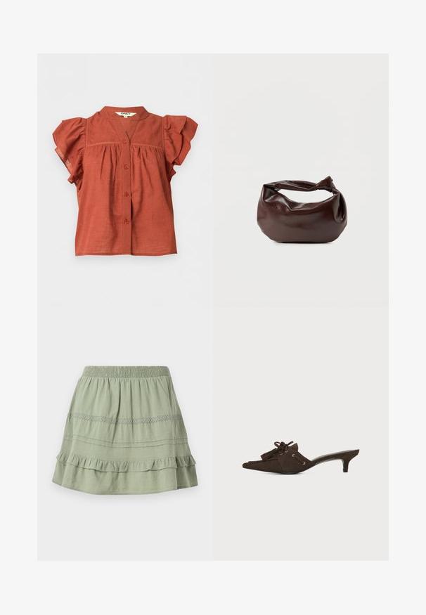 Blouse met korte mouwen in roestkleur met knoopsluiting aan de voorkant, geplooide mouwen en een ronde kraag met een kleine V-vormige halslijn.; Groene katoenen rok met een smockband, gelaagde volant en een kantpatroon ter versiering van het middelste gedeelte.; Bruine suède mule met puntige neus, lage kittenhiel, veterstrik met strik en kwastdetails op een witte achtergrond.; Donkerbruine leren schoudertas met een zachte, slungelige vorm en een gedraaide knoopvormige handgreep op een effen witte achtergrond.