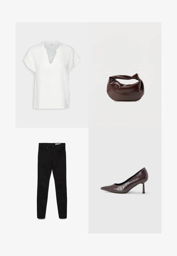 Weißes kurzärmliges Oberteil mit V-Ausschnitt, aus strukturiertem Stoff, mit einem entspannter Passform und subtilen Nahtdetails.; Schwarze Skinny-Jeans aus Denim-Stoff mit klassischem Fünf-Taschen-Design, Reißverschluss und dezenten Nähdetails.; Braune Pumps mit spitz zulaufender Spitze aus Kunstleder in Krokodiloptik, mit schlankem, eckigem Absatz und glatter Innenfütterung.; Dunkelbraune Lederschultertasche mit weicher, lockerer Form und einem gedrehten Knotengriff vor schlichtem weißem Hintergrund.