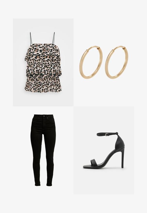 Top med leopardprint og lagdelte flæser, lavet af letvægtsstof. Har tynde sorte skulderstropper og en struktureret overflade.; Sorte højtaljede skinny jeans fremstillet af denim med let stræk, med lynlås, enkelt knaplukning og fem-lomme design.; Sort højhælet sandal med et sleek design, der har en ankelrem, åben tå og glat lædertekstur.; Guldøreringe med en glat, poleret overflade. Rund form, mellemstor, med en sikker lukkemekanisme.