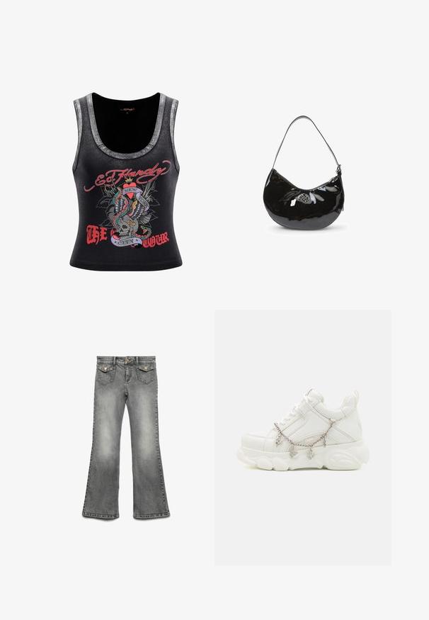 Zwarte mouwloze tanktop met een zilveren accent bij de hals. Heeft een kleurrijke grafiek van een schedel met slangen en vleugels, met de tekst "Ed Hardy New York."; Grijze spijkerbroek met flair, voorzien van een vervaagde wassing, vijf-pocket ontwerp en contrasterende gouden hardware. Rechte tailleband met knoopsluiting.; Witte sneakers met een dikke zool, een gestructureerde leren bovenkant en een decoratieve metalen ketting met bedels. Voorzien van vetersluiting en een gevoerd kraagje.; Zwarte gepatineerde leren handtas met een gebogen vorm, enkele schouderriem, ritssluiting en een decoratieve metalen logo. Gladde textuur.