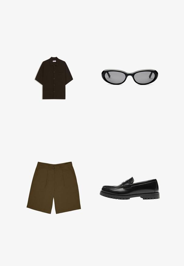 Chemise à manches courtes marron foncé avec boutons, col et poche poitrine, posée à plat sur un fond blanc.; Shorts marron longueur genou avec passants de ceinture, fermeture à boutons à l'avant et poches latérales, posés à plat sur un fond blanc.; Mocassin en cuir noir avec une semelle en caoutchouc épaisse et un détail classique de bride à monnaie, vu de côté extérieur.; Lunettes de soleil ovales noires avec des verres teintés foncés et une épaisse monture brillante, montrées de face sur un fond blanc.