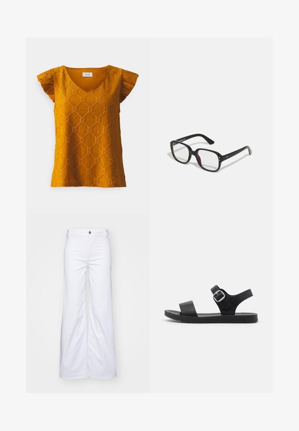 Mosterdgele top met korte mouwen, V-hals en een getextureerd ruitpatroon. De stof is geweven met subtiele rimpels. Fluttermouwen voegen detail toe.; Witte wijde denimbroek met een knoopsluiting en riemlussen. Helaas hebben ze een gladde textuur met nette stiksels en geen patronen.; Zwarte sandaal met een platte zool, een verstelbare gesp, twee brede banden en een zachte textuur, ontworpen voor comfort en gemakkelijke draagbaarheid.; Zwarte rechthoekige bril met heldere lenzen, voorzien van afgeronde randen en zijaccenten, met een glanzende afwerking van het montuur en de pootjes.