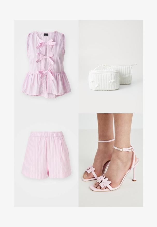 Gestreiftes ärmelloses Top in Rosa und Weiß mit einem Peplum-Saum, das drei vordere Schleifen und einen abgerundeten Ausschnitt aufweist. Leichter Stoff.; Hellrosa Shorts mit weißen vertikalen Streifen, verfügen über einen elastischen Bund und einen lockeren Schnitt, hergestellt aus weichem, leichtem Stoff.; Rosa High Heels Sandalen mit floralem Applikationen, dünnem Knöchelriemen und offener Zehenpartie. Glatte Textur und spitze Zehenform.; Zwei weiße textile Kosmetiktaschen, eine rechteckig mit einem Griff oben, mit gerippter Textur und kleinen Schleifen an den Seiten. Die andere ist zylindrisch.