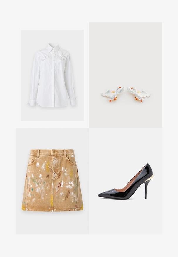 Chemise blanche à manches longues, boutonnée, avec un col et deux poches poitrine, chacune ornée d'un noeud décoratif près du haut.; Jupe en jean beige avec poches avant et éclaboussures de peinture blanche, jaune, verte, bleue et brune, créant un look artistique décontracté.; Chaussure à talon haut en cuir verni noir à bout pointu avec un talon aiguille fin et un accent doré près du contrefort.; Clous d'oreilles en céramique en forme de canard avec corps blancs, becs orange et accessoires ton or, présentant des ailes en relief et des textures détaillées.