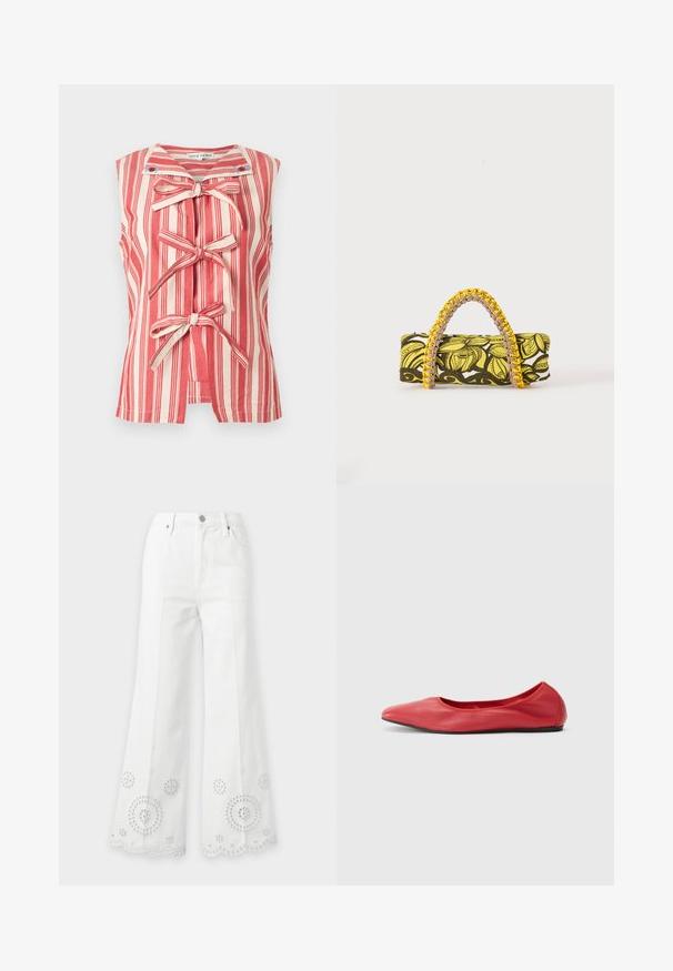 Blouse sans manches à rayures verticales rouges et blanches, col marin et trois fermetures à nouer à l'avant.; Jean blanc taille haute à jambes larges avec broderie florale en œillet et ourlets festonnés.; Filippa K REY FLATS - Ballerines - bright red; Sac rectangulaire avec motif floral jaune et noir et anse tressée jaune et rose sur fond blanc.
