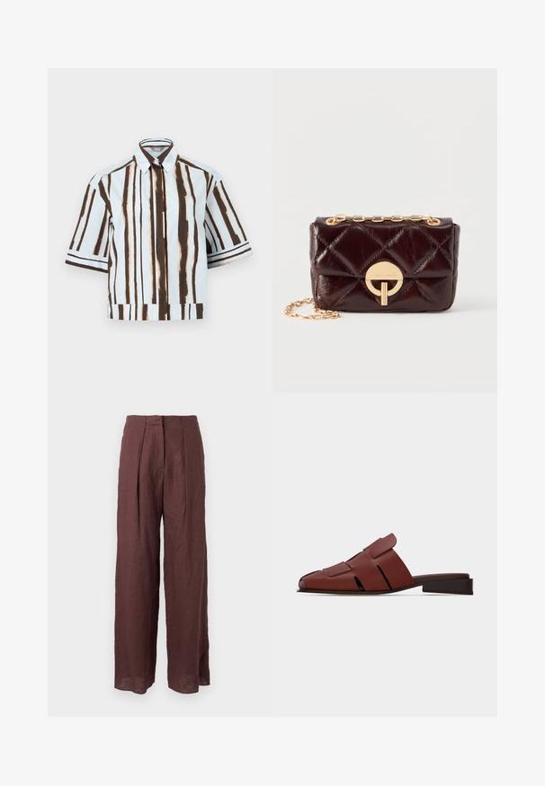 Chemise à manches courtes avec boutons, rayures verticales marron et blanches, col et coupe décontractée sur fond uni.; Pantalon large taille haute marron foncé avec plis sur le devant et taille structurée, fabriqué en tissu léger.; Sandale à enfiler en cuir marron avec des découpes et un petit talon plat, vue de côté sur fond clair uni.; Sac bandoulière en cuir matelassé brun foncé avec fermoir circulaire doré et bandoulière chaîne assortie, posé sur un fond blanc uni.