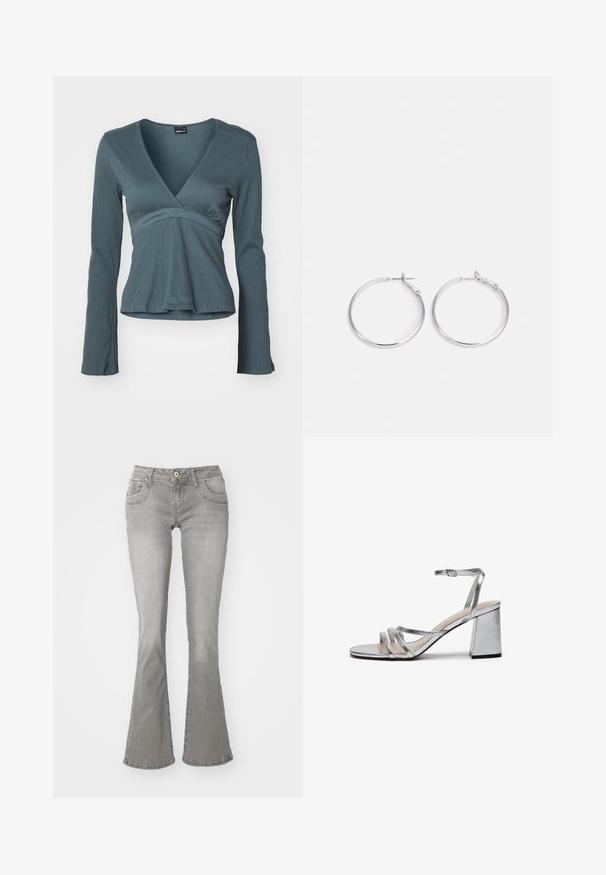 Langærmet indpakningsbluse i dyb teal med en struktureret overflade, der har en V-halsudskæring og en tætsiddende talje, som svagt flares ud ved kanten.; Grå flagrende jeans med en middelhøj talje, frontlommer og knaplukning, lavet af denimstof med en glat tekstur.; Sølvmetallic højhælede sandaler med blokhæle, tynd ankelrem og flere brede remme over forfoden. Glat tekstur.; sweet deluxe EARRING - Øreringe - silver-coloured