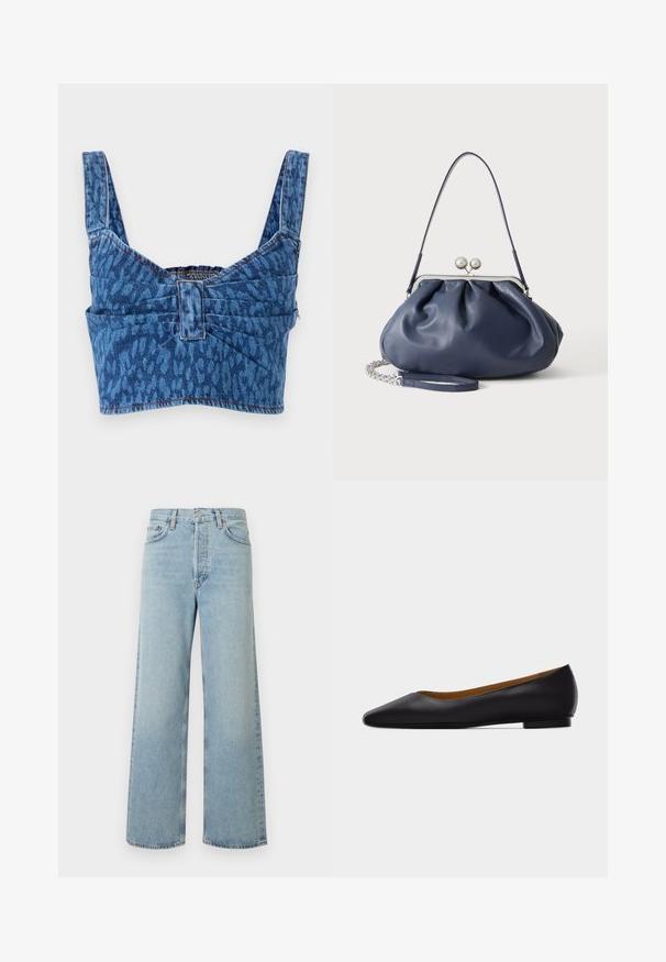 Denim-Crop-Top mit breiten Trägern, versehen mit einem blauen Tiermotiv, gerafftem Rücken und sichtbaren Nähten entlang der Kanten.; Hellblaue Jeans mit weitem Bein aus Denim-Stoff mit hoher Taille. Verfügt über fünf Taschen, einen Knopfverschluss und eine dezente verwaschene Textur.; Schwarzer flacher Schuh aus Leder mit spitz zulaufender Vorderkappe, niedrigem Absatz und glatter Oberfläche, von der Seite vor einem hellgrauen Hintergrund dargestellt.; Weiche navyblaue Ledertasche mit silberner Verschlussklammer, einem einzelnen Schulterriemen und abnehmbarem Ketten-Handgelenksriemen auf weißem Hintergrund.