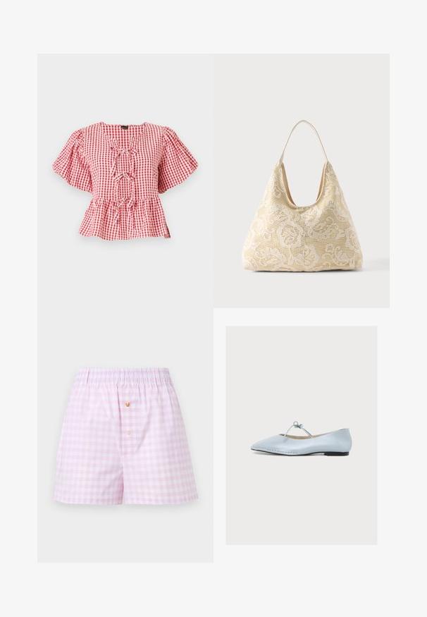 Rood-wit geruite blouse met puffmouwen, een strikdetail bij de hals en een peplum-zoom. Gemaakt van lichtgewicht stof.; Lichtroze en witte geruite korte broek met elastische tailleband en twee knopen aan de voorkant, één goudkleurig en één wit.; Lichtblauwe leren ballerina met puntige neus, dunne zool en een gestrikte strikband over de bovenkant tegen een effen witte achtergrond.; Crèmekleurige stoffen draagtas met wit bloemig gehaakt patroon en een enkele dunne schouderband op een effen achtergrond.