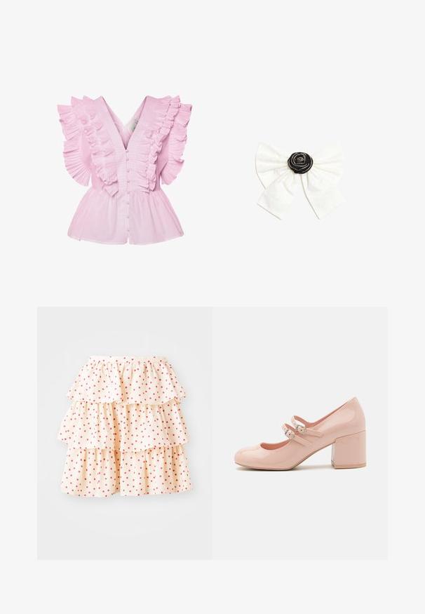 Blouse rose clair avec des manches volantes et un décolleté en V. Elle possède une fermeture à boutons à l'avant et un buste ajusté qui s'évase en style peplum.; Jupe à volants en tissu crème clair avec des pois rouges. Elle présente trois couches de volants au bas et une taille élastique.; Chaussures à talons hauts en cuir verni rose avec un bout arrondi, deux sangles à boucle réglables et un talon block transparent et épais.; Nœud en tissu blanc avec un centre rosette noir décoré de petites perles argentées sur un fond blanc uni.
