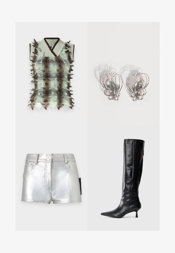 Strickweste in Minz- und Brauntönen mit Karomuster, featuring erhabenen, stacheligen Akzenten entlang der Seiten und einem gerippten Kragen.; Silberne metallische Shorts mit hoher Taille, vorderem Knopfverschluss, Gürtelschlaufen und zwei Vordertaschen auf einem einfarbigen hellgrauen Hintergrund.; Schwarze Lederstiefel bis zum Knie mit spitzem Zehenbereich und schmalem, geschwungenem Absatz. Glatte Textur, enganliegendes Design und keine sichtbaren Beschläge oder Muster.; Paar silberne Metallohrstecker mit offenem Drahtkäfig-Design und glatten zentralen ovalen Formen, die geschwungene Schatten auf einem weißen Hintergrund werfen.