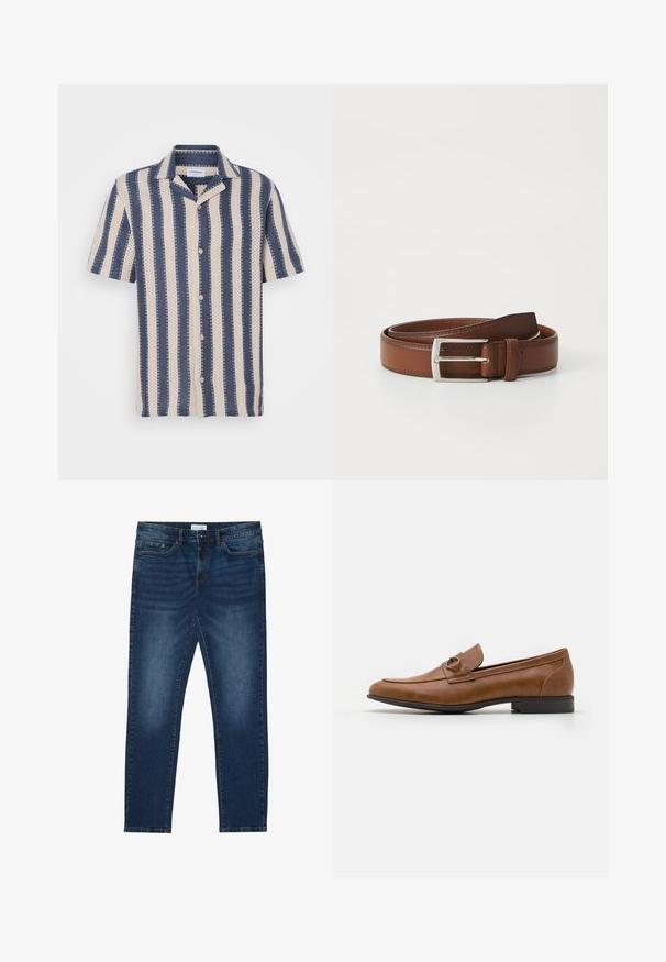 Korte mouw overhemd met een marineblauw en crème gestreept patroon, voorzien van een kraag en knoopsluiting, gemaakt van ademende stof.; Donkerblauwe slim-fit jeans met vervaagde details, klassiek vijf-pocket ontwerp, knoopsluiting en riemlussen.; Bruine leren loafers met een platte hak, voorzien van een decoratieve metalen accent aan de voorkant, elegant ontwerp en een gladde textuur.; Bruine leren riem met een gladde afwerking, voorzien van een metalen gesp in zilver en subtiele stiksels langs de randen. Tijdloos en duurzaam ontwerp.