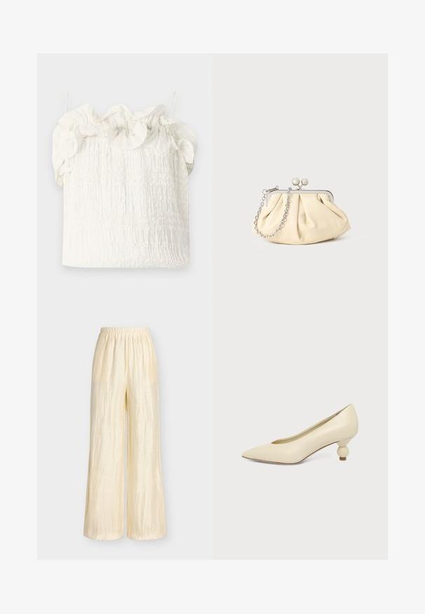Hofmann Copenhagen EXCLUSIVE GENEVIVE - Top - off white; Svetlo béžové široké nohavice so zažitou elastickou páskou a mierne krčivou textúrou látky.; Dámska topánka krémovej farby s ihličkovou špičkou a nízkym, guľatým guľovitým podpätkom na jednofarebnom pozadí.; Zhlý béžový kožený klobúk so strieborným kovovým rámom, ktorý má dve okrúhle dekoratívne zámky a strieborný reťazový popruh.
