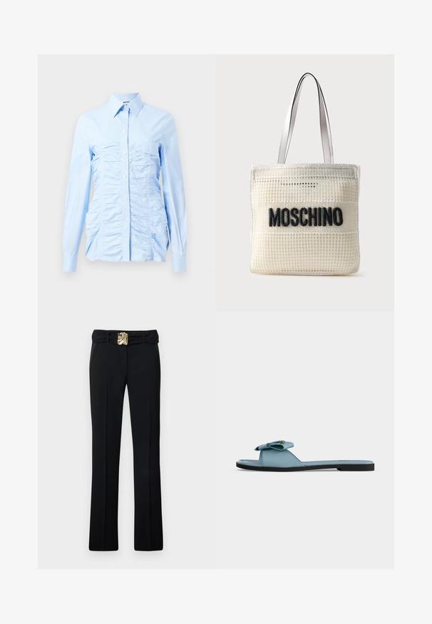 Chemise à manches longues bleu clair avec un col boutonné, présentant des volants verticaux à l'avant et une coupe ajustée. Tissu en mélange de coton.; Pantalon noir ajusté avec une silhouette épurée, doté d'une large ceinture et d'une boucle décorative métallique. Tissu lisse, coupe droite.; Sandale plate bleu clair avec semelle noire et nœud décoratif sur une large bride traversant le pied, vue de côté sur fond blanc.; Sac fourre-tout tissé couleur crème avec logo "MOSCHINO" noir sur le devant et bretelles en cuir blanc sur fond uni.
