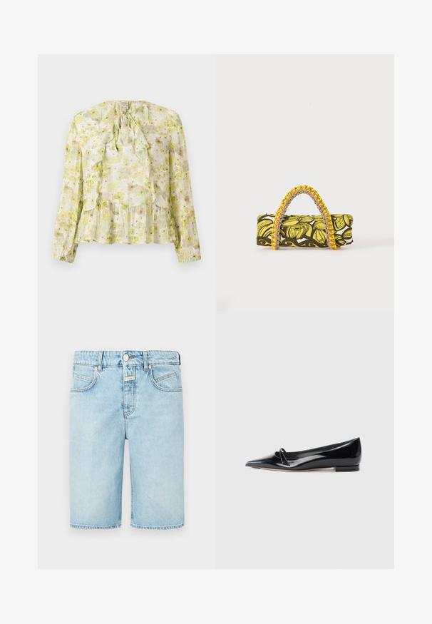 Bloemige blouse in lichtgroen en crème, met ruches, lange mouwen, een striksluiting en een gelaagde zoom met een doorschijnende textuur.; Lichtblauwe denim shorts met een rechte pasvorm, vijf zakken en een knoopsluiting. Voorzien van zichtbare stiksels en een onafgewerkte zoom.; Zwarte gepatenteerde leren platte schoen met een puntige neus, een kleine decoratieve band en een lage blokhak. Gladde textuur en strak ontwerp.; Rechthoekige tas met geel-zwart bloemenpatroon en gevlochten geel-roze handvat op witte achtergrond.