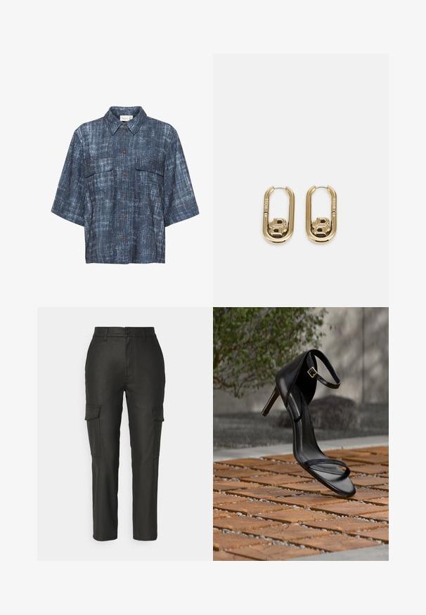 Gestuz DEMIA - Blúzka so zapínaním na gombíky - dark blue; Čierne cargo nohavice z denimu so straight strihom, s bočnými vreckami a zapínaním na gombík v páse. Hladká štruktúra, minimálne detaily.; Čierna sandála na vysokom podpätku s remienkom okolo členka sa zdá byť zavesená nad drevenou dlažbou vonku s rozmazaným zeleným porastom a kamenným pozadím.; BOSS DOUBLE B SWING - Náušnice - gold-coloured