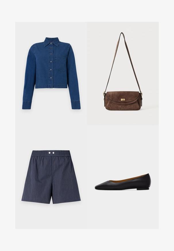 CLOSED CROPPED CLASSIC SHIRT - Skjortebluser - dark blue; Mørkeblå stribede shorts med elastisk talje, der har to hvide knapper foran, lavet af letvægtsstof.; Sort læder flad sko med spids tå, lav hæl og glat finish, vist fra siden på en lysegrå baggrund.; Brun ruskind skuldertaske med en lang, justerbar strop og en guldfarvet drejelås på frontklappen.