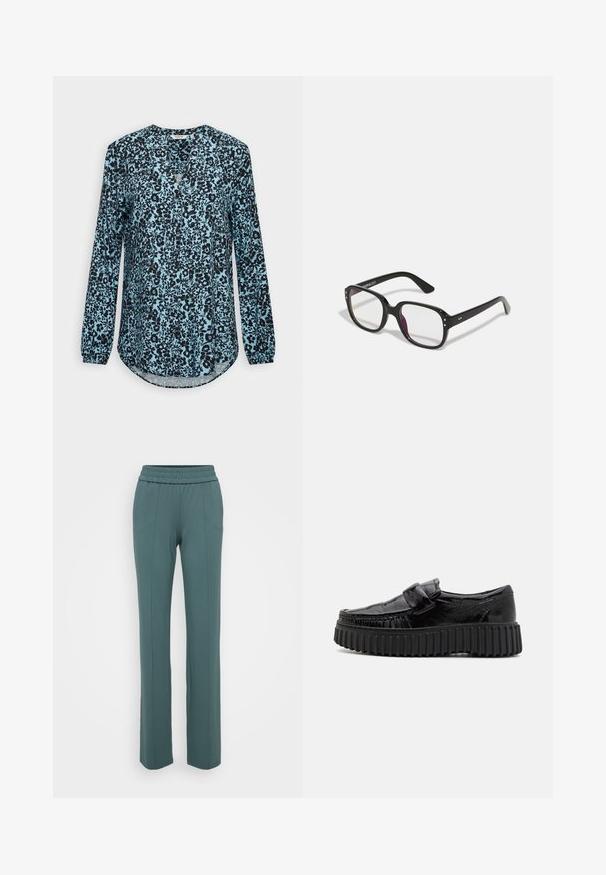 Blå bluse med lange ærmer med sort blomsterprint, V-hals og knapper foran.; Teal, bukser med elastisk talje og lige ben, der har lodrette sømme foran og en glat, blød stoftekstur.; Sorte loafers med en glansfuld finish, der har en rund tå, en ribbet sort sål og en rem over forsiden for ekstra detaljer.; Sorte rektangulære briller med klare linser, der har afrundede kanter og sideaccenter, med en blank finish på stellet og arme.