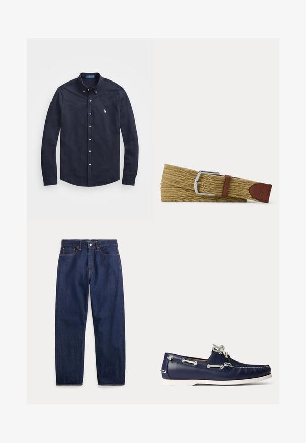 Marineblaues Langarmhemd mit Knopfleiste und Kragen, mit vorderer Knopfleiste und kleinem weißen Logo auf der linken Brust, aus weichem Baumwollstoff gefertigt.; Dunkelblaue Jeans aus Denim mit geraden Beinen, fünf Taschen, Knopfverschluss und sichtbaren Nähten.; Marineblauer Lederbootschuh mit weißen Schnürsenkeln und Nähten, mit weißer Gummisohle und Metallösen auf hellem Hintergrund.; Geflochtener tanfarbener Stoffgürtel mit silberner Schnalle und braunen Lederakzenten, mit einem eingeprägten Pferdelogo am Lederende.