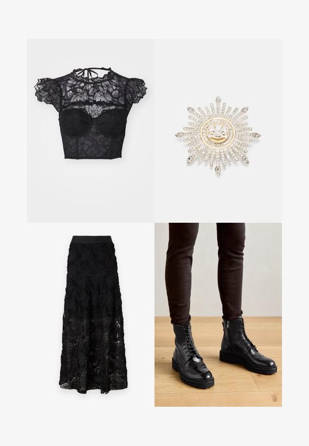 LASCANA Blouse - black; Maje JOSINO - Maxirok - noir; Zwarte leren enkellaarsjes met brogue-details, een vetersluiting aan de voorkant, ritsen aan de zijkant en gestructureerde rubberen zolen. Gecombineerd met donkere slim-fit broek.; Zilveren broche met een zonnestraalontwerp, voorzien van heldere rhinestones en een goudaccentueercentrum met een embleem.
