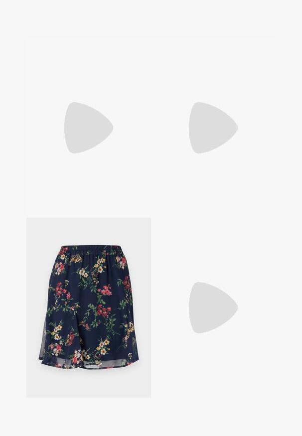 Bordeauxrød t-shirt til kvinder med korte ærmer, rund halsudskæring og opbukket ærmekant på ensfarvet baggrund.; Blomsterkjole med elastisk talje, der har en marineblå baggrund pyntet med røde, gule og grønne blomstermønstre. Letvægtsstof.; Sorte læder flade sko med rund tå, et enkelt justerbart spænde og en glat, blank overflade. Minimalistisk design med en lav hæl.; Lille sort blank håndtaske med to lange håndtag og snøre-detaljer i siden på en ensfarvet lys baggrund.