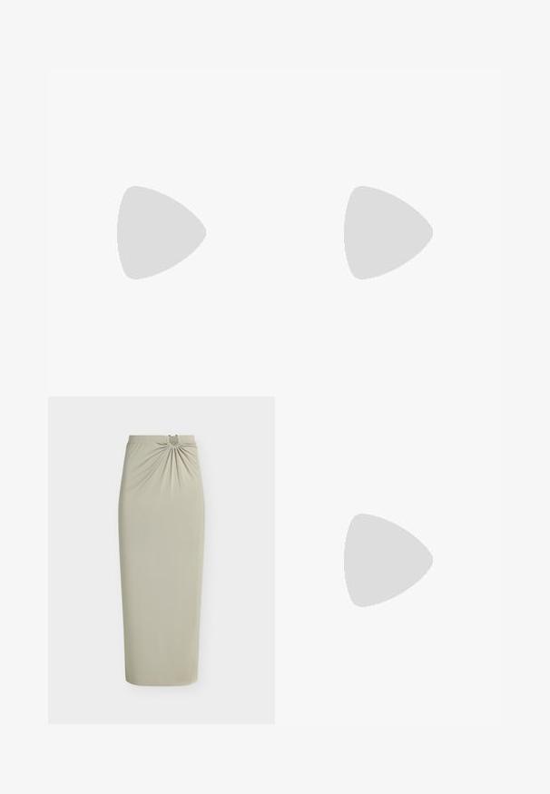 Κοντομάνικο crop top σε ελιά πράσινο χρώμα με στρογγυλή λαιμόκοψη, φτιαγμένο από υφασμάτινη υφή, διαθέτοντας εφαρμοστή γραμμή και ελάχιστες ραφές.; Μπεζ μίντι φούστα με ψηλή μέση και ραμμένη λεπτομέρεια υφάσματος στο πάνω κέντρο, με μικρή στρογγυλή περικοπή και δύο διακοσμητικές χρυσές χάντρες.; Μαύρο παπούτσι με πλατφόρμα και ψηλό τακούνι τύπου block, στρογγυλεμένη μύτη και σταυρωτά λουράκια στον αστράγαλο που στερεώνονται με ασημένια αγκράφα.; Μαλακό, κρεμ δερμάτινο τσαντάκι χειρός με σχεδίαση με gathers και λεπτό λουράκι ώμου, τοποθετημένο μπροστά σε απλό φόντο.