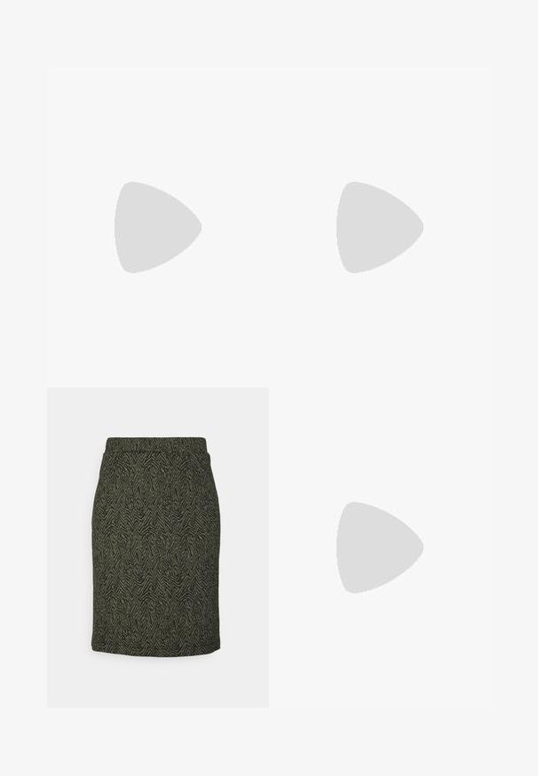 Čierne tričko s krátkym rukávom, s čipkovými detailmi na rukávoch, hladkou textúrou, okrúhlym výstrihom a voľným strihom.; Saint Tropez SHILASZ SKIRT - Puzdrová sukňa - army green; Čierne kožené čižmy po kolená s hranatou špičkou a blokovým podpätkom. Nosené s sivou džínsovou sukňou s rozstrapkaným lemom.; Strieborné kovové kruhové náušnice s hladkým, lesklým povrchom a zakriveným tvarom polmesiaca, s minimalistickým dizajnom a bez viditeľných vzorov.