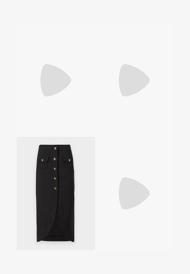 Débardeur noir à côtes avec un col rond et de larges bretelles. Ne présente ni ornements ni motifs. Texture lisse.; Jupe midi noire avec des boutons dorés à l'avant, deux poches à rabat avec des boutons dorés assortis et une légère fente frontale.; Chaussure à talon bas en cuir verni noir avec bride arrière, bout pointu et détail boucle argentée sur fond blanc uni.; Sac à main en cuir noir avec une forme courbée, une longue bandoulière réglable et des franges de chaque côté sur un fond clair.