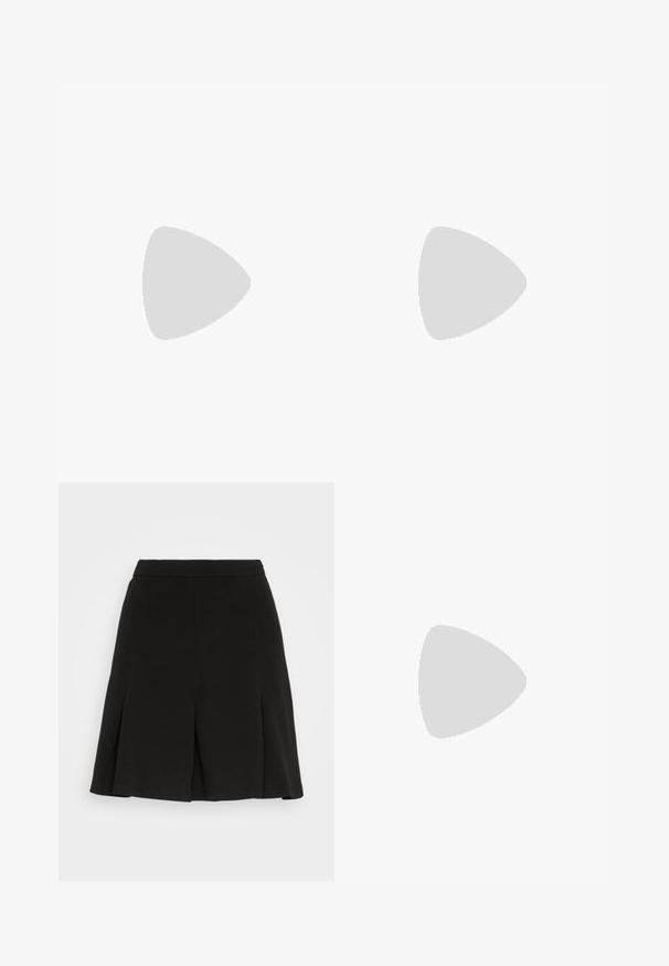 Sort langærmet top med dyb V-udskæring, prydet med dekorativ blondekant langs kraven. Glat stof med en figursyet pasform.; Even&Odd Mini skirts  - black; RAID NOELIA - Plateaustøvletter - black; Sort faux læder crossover taske med et tekstureret krokodillemønster, en top-håndtag og en justerbar rem. Egenskab: buet klaplukning.