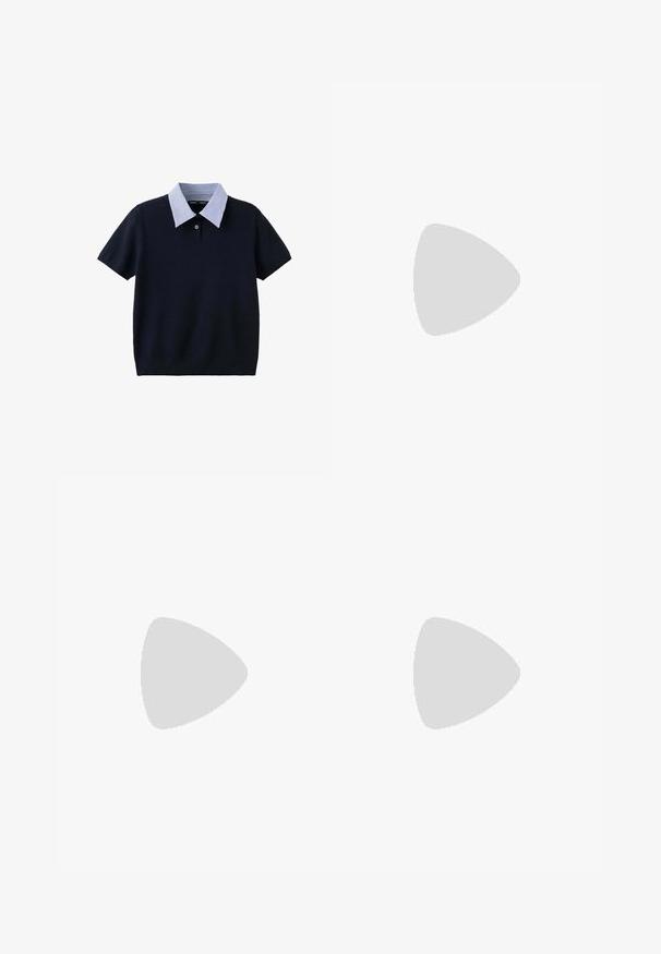 Top met korte mouwen in marineblauw gebreid, met een blauw-witte gestreepte kraag en een enkele knoop bij de halslijn.; Wijde jeans in donkere denim, met een hoge taille, zijzakken en contrasterende stiksels. Soepele textuur met een verzorgde afwerking.; Zwart-beige sneaker met een klittenbandsluiting, drie witte strepen aan de zijkant en een getextureerde bruine rubberen zool. Merkembleem zichtbaar.; Kleine zwarte denim schoudertas met een gestrikte riem en ritssluiting, met een rood Levi's stoffen label aan de zijkant.
